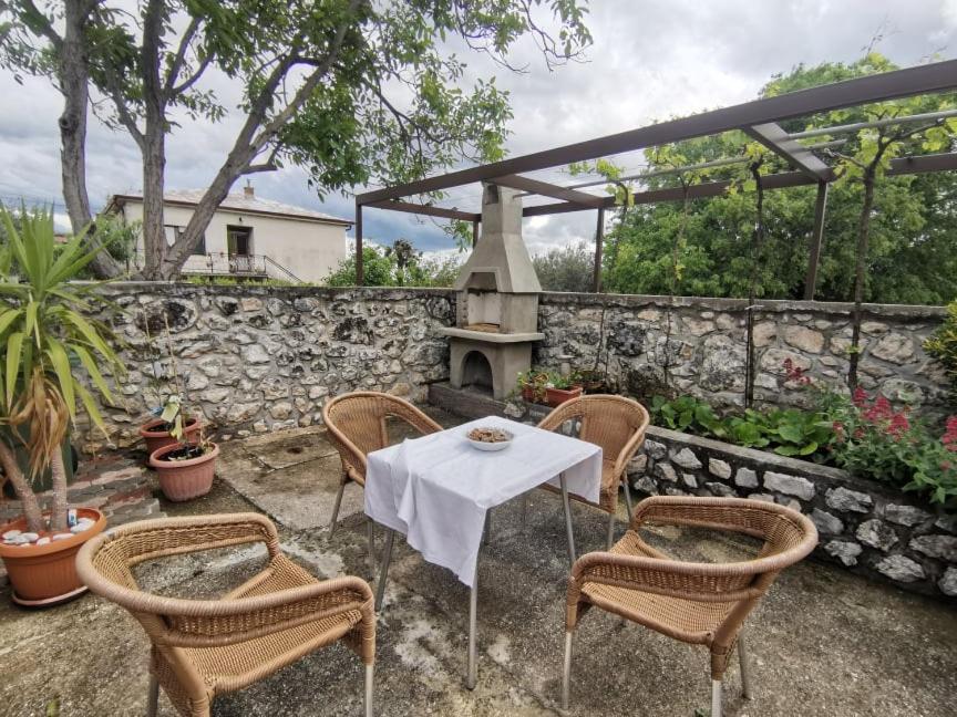 Apartman Ane - Bribir Bribir (Primorje-Gorski Kotar) Exterior foto